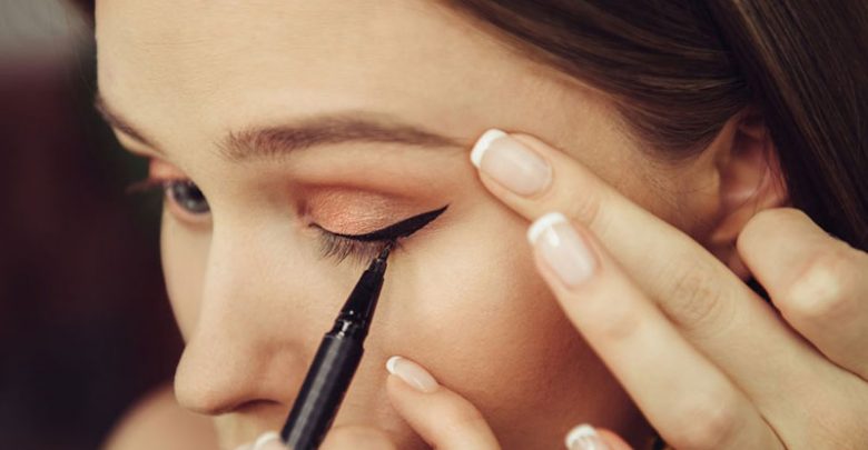 کشیدن خط چشم مایع نازک